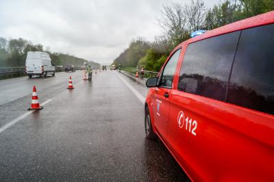 A81 / Moeglingen: PKW brennt vollstaendig aus